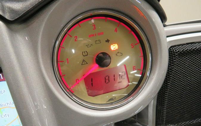 2017 Indian Motorcycle® Chieftain® Star Silver Over Thunder Black