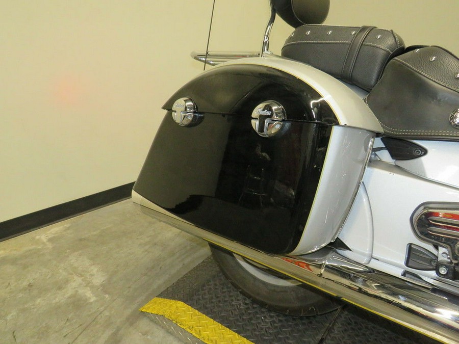 2017 Indian Motorcycle® Chieftain® Star Silver Over Thunder Black