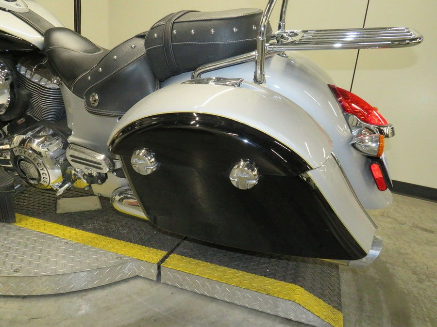 2017 Indian Motorcycle® Chieftain® Star Silver Over Thunder Black