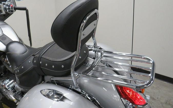 2017 Indian Motorcycle® Chieftain® Star Silver Over Thunder Black