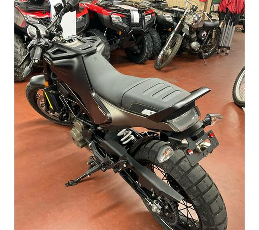 2022 Husqvarna Svartpilen 401