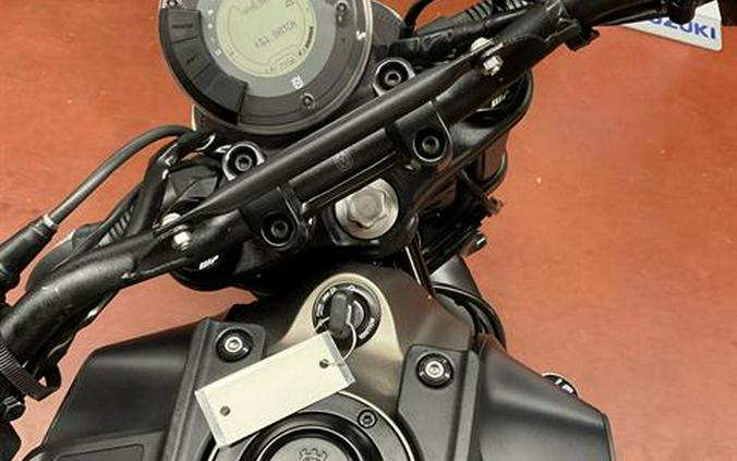 2022 Husqvarna Svartpilen 401