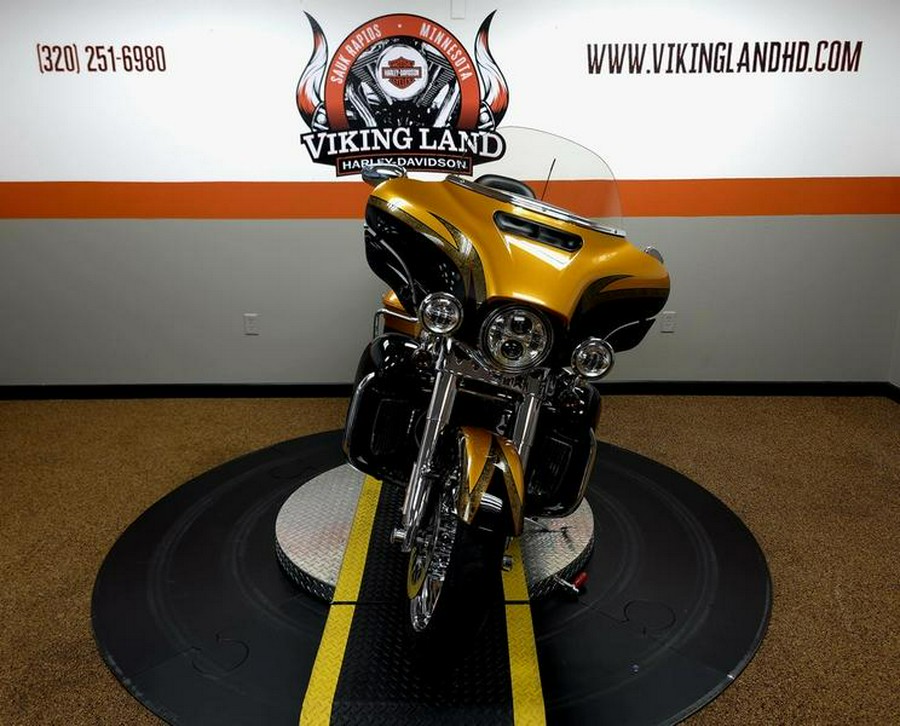 2015 Harley-Davidson® FLHTKSE - CVO™ Limited