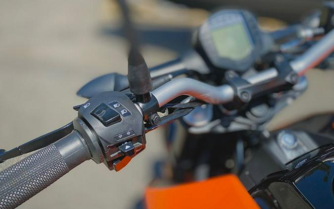 2023 KTM 200 Duke