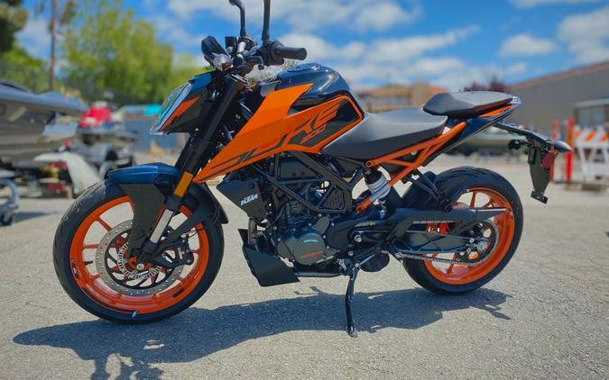 2023 KTM 200 Duke