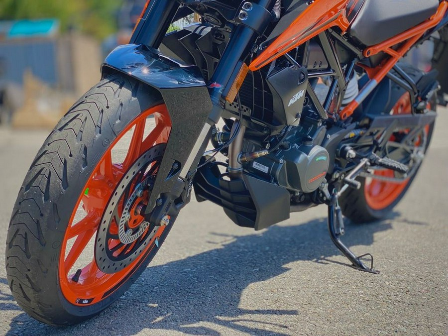 2023 KTM 200 Duke