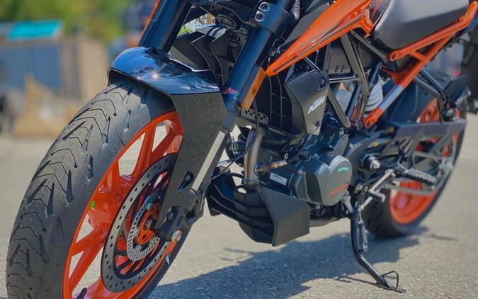 2023 KTM 200 Duke