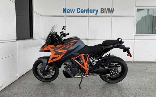 2023 KTM 1290 SUPER DUKE GT