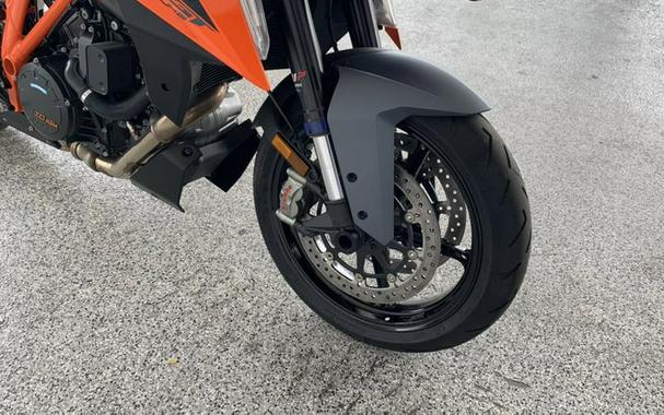 2023 KTM 1290 SUPER DUKE GT