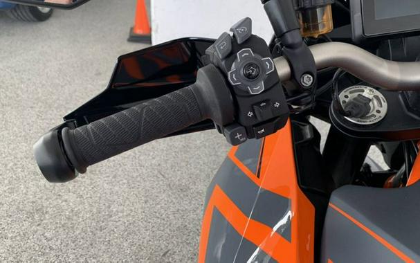 2023 KTM 1290 SUPER DUKE GT