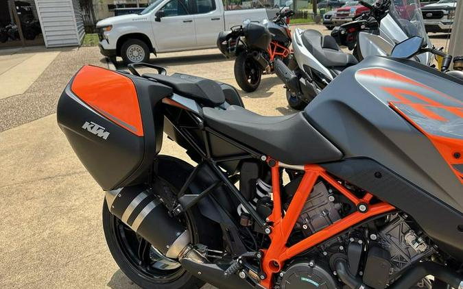 2023 KTM 1290 Super Duke GT