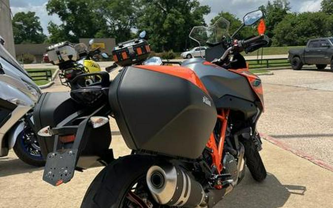2023 KTM 1290 Super Duke GT