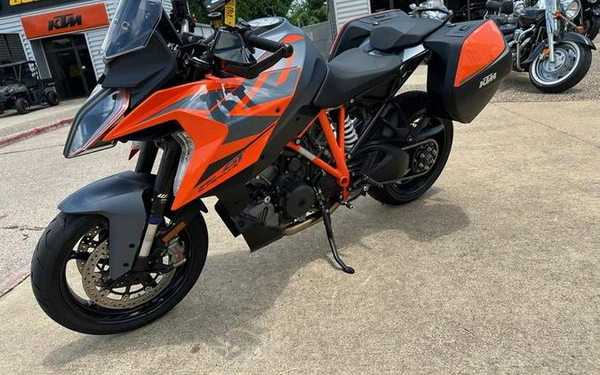2023 KTM 1290 Super Duke GT