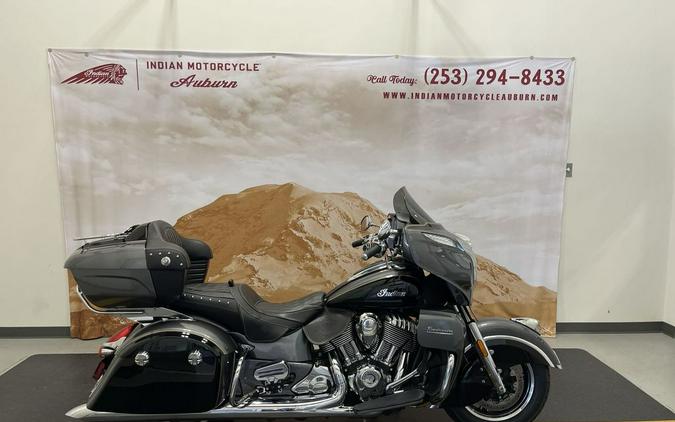 2017 Indian Motorcycle® Roadmaster® Steel Gray Over Thunder Black