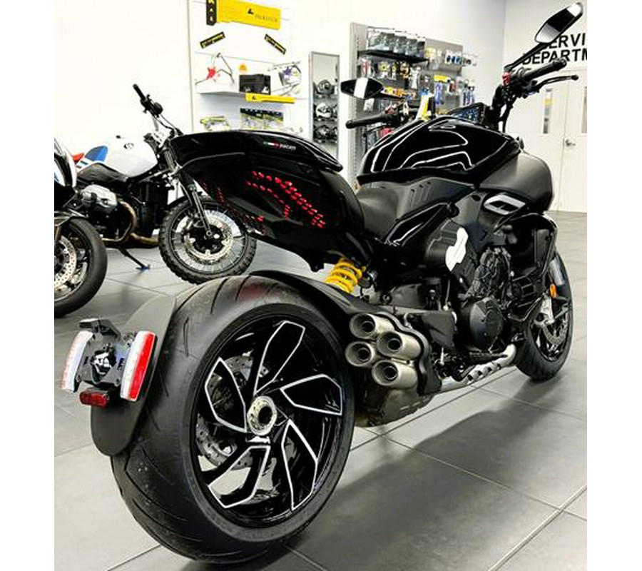 2025 Ducati Diavel V4