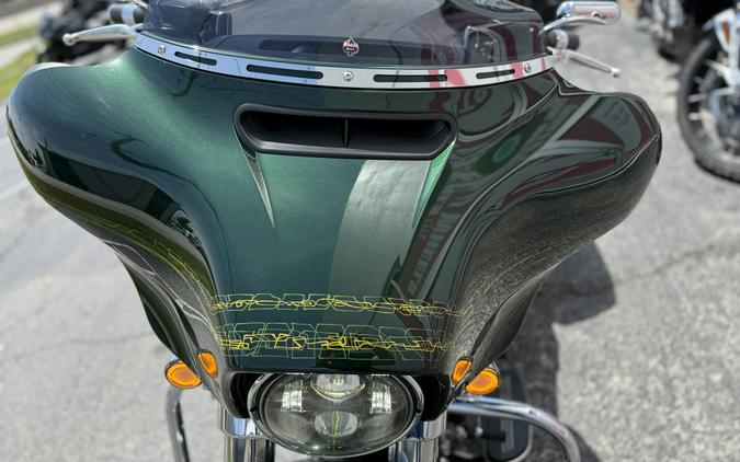 2019 Harley-Davidson® Street Glide FLHX - 09226T