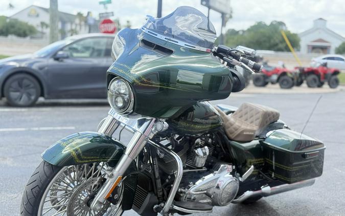 2019 Harley-Davidson® Street Glide FLHX - 09226T