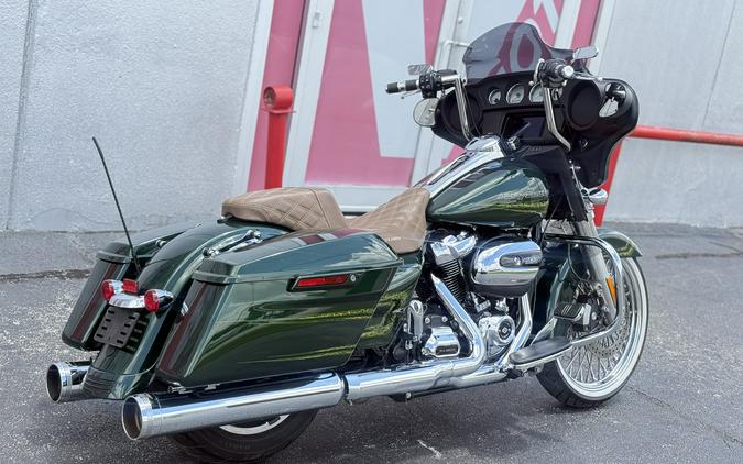2019 Harley-Davidson® Street Glide FLHX - 09226T