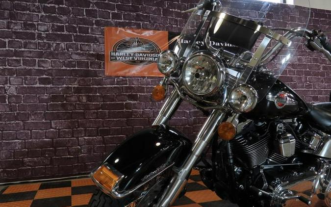 2017 Harley-Davidson® FLSTC - Heritage Softail® Classic