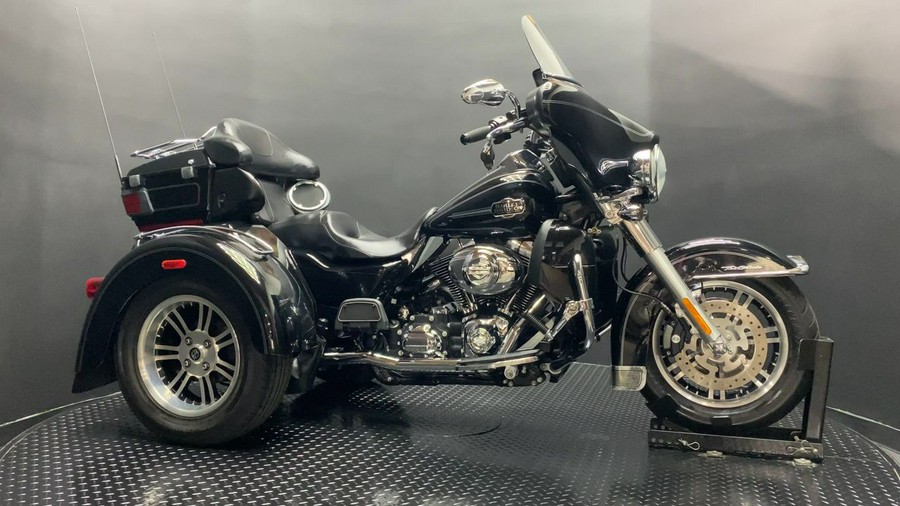 2013 Harley-Davidson® FLHTCUTG - Tri Glide® Ultra Classic®