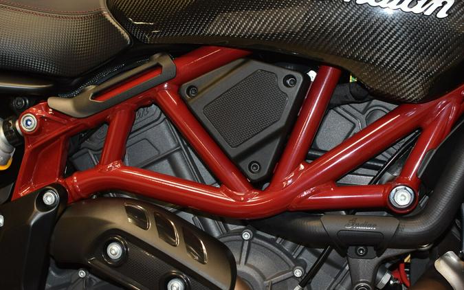 2024 Indian Motorcycle FTR Carbon R
