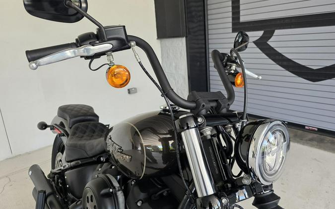 2020 Harley-Davidson® Street Bob® River Rock Gray