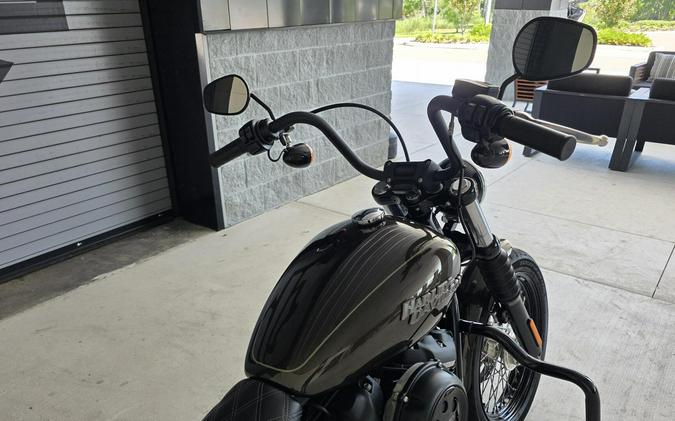 2020 Harley-Davidson® Street Bob® River Rock Gray