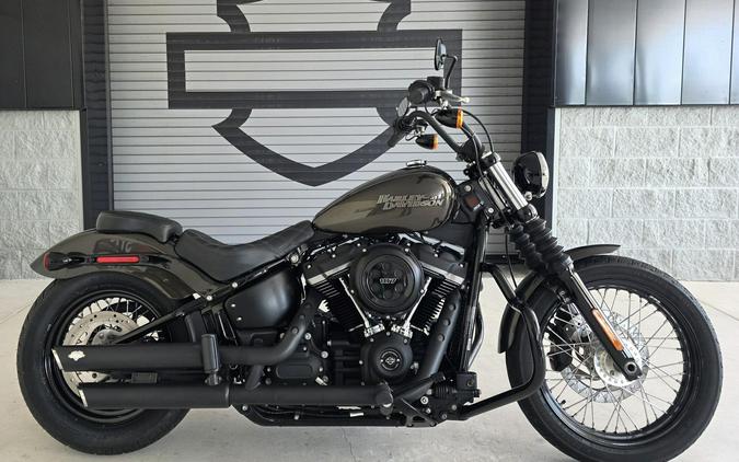 2020 Harley-Davidson® Street Bob® River Rock Gray