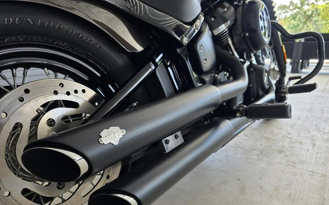 2020 Harley-Davidson® Street Bob® River Rock Gray