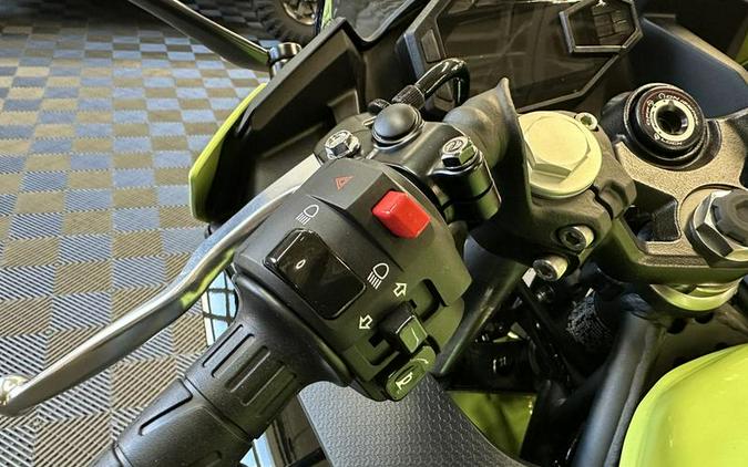 2026 Kawasaki Ninja® 500 ABS Metallic Yellowish Green/Ebony