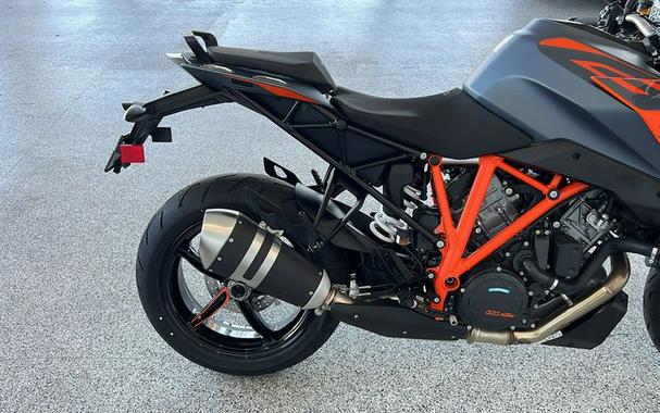 2023 KTM 1290 SUPER DUKE GT