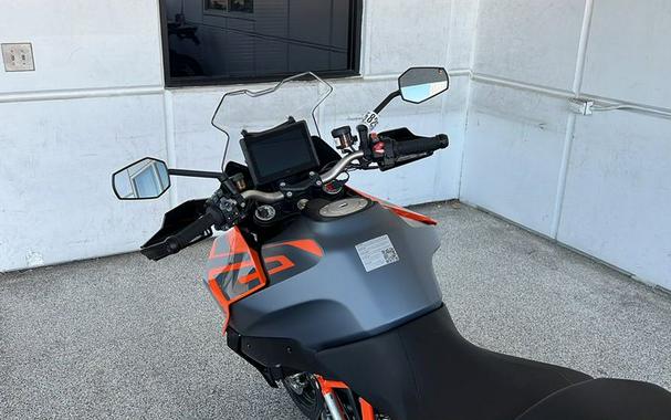 2023 KTM 1290 SUPER DUKE GT