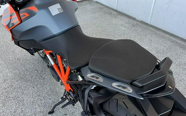 2023 KTM 1290 SUPER DUKE GT