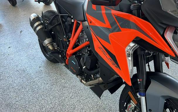 2023 KTM 1290 SUPER DUKE GT