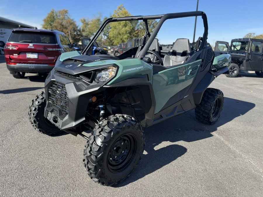 2026 Can-Am® Commander DPS 700