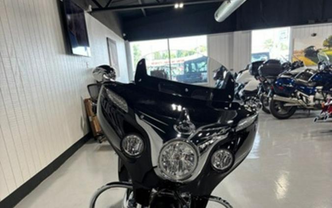 2019 Indian Chieftain Classic Thunder Black