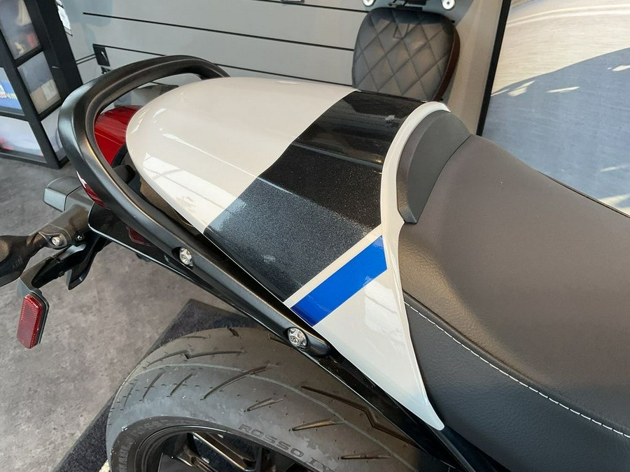 2026 Triumph Thruxton 400