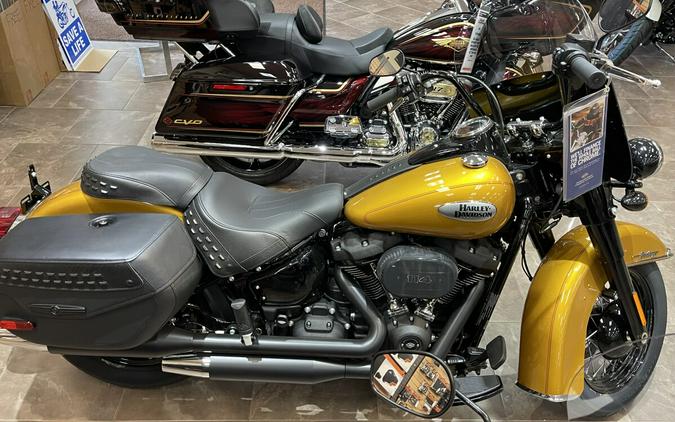 2023 Harley-Davidson Heritage Classic Prospect Gold – Black Finish