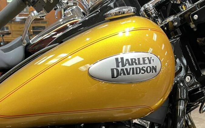 2023 Harley-Davidson Heritage Classic Prospect Gold – Black Finish