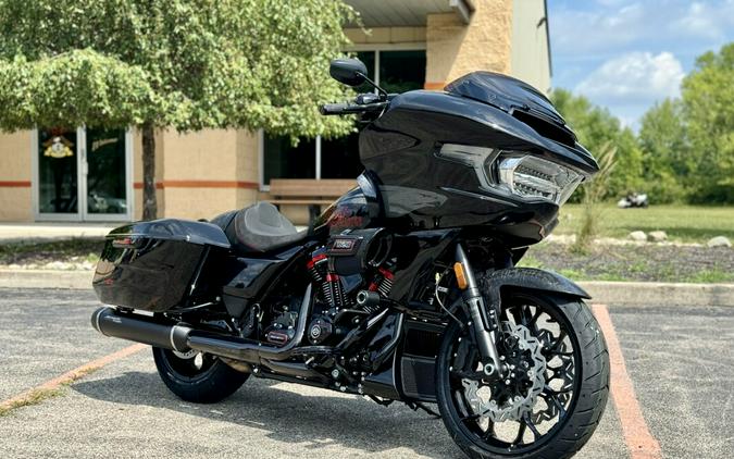 2024 Harley-Davidson CVO™ Road Glide® ST Raven Metallic