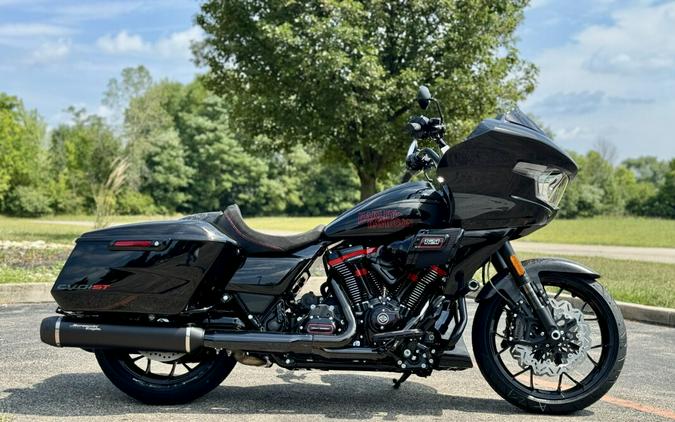 2024 Harley-Davidson CVO™ Road Glide® ST Raven Metallic