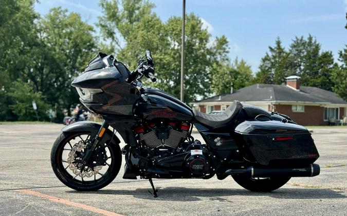 2024 Harley-Davidson CVO™ Road Glide® ST Raven Metallic