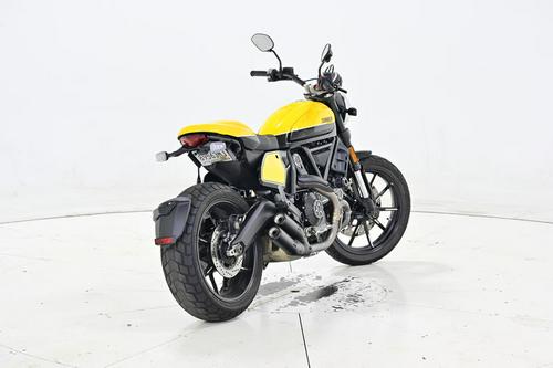 2019 Ducati Scrambler Full Throttle Review (11 Fast Facts)