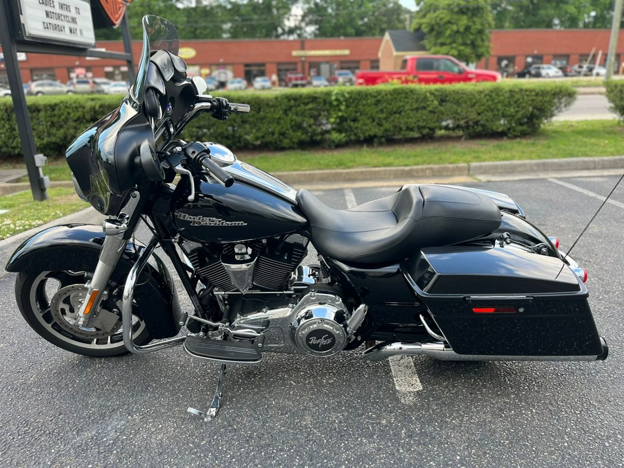 2013 Harley-Davidson Street Glide® Base