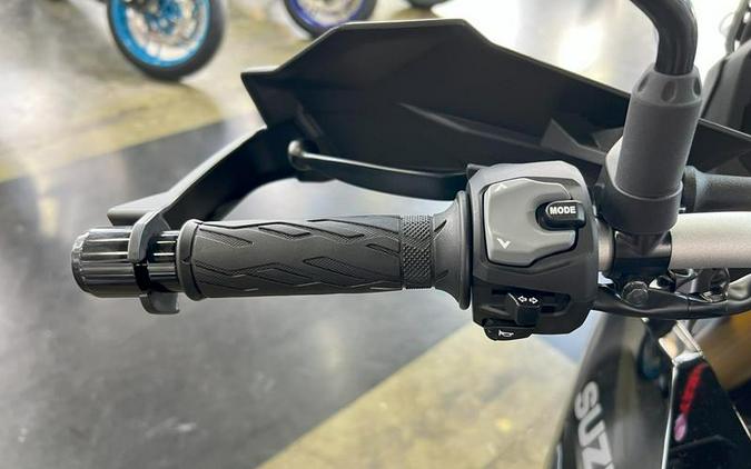 2025 Suzuki V-STROM 800DE