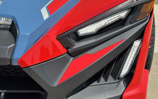 2025 Polaris Slingshot Slingshot R R MANUAL R