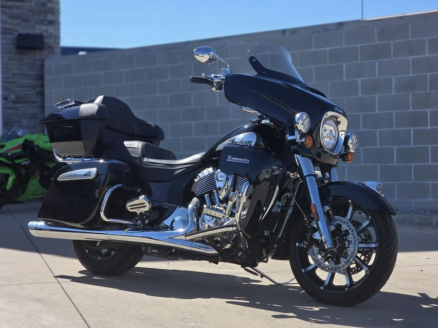 2021 Indian Motorcycle® Roadmaster® Limited Thunder Black Azure Crystal
