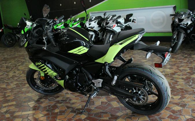 2026 Kawasaki NINJA 650 ABS Metallic Yellowish Green/Metallic Spark Black - TDAH1179