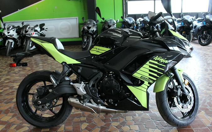 2026 Kawasaki NINJA 650 ABS Metallic Yellowish Green/Metallic Spark Black - TDAH1179