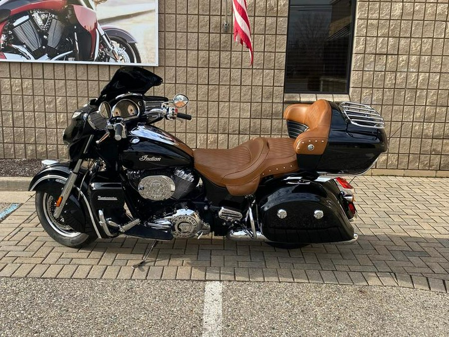 2015 Indian Motorcycle® Roadmaster™ Thunder Black